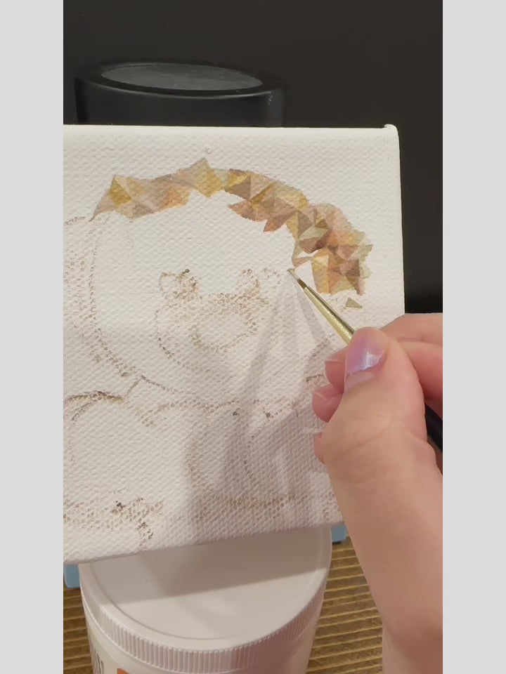 Behind-the-scenes video of the making process for an original oil painting, featuring the artist creating a light brown teddy bear with red roses in a triangular art style on a 4x4 canvas, highlighting the artistry and technique involved in crafting the ideal home decor.